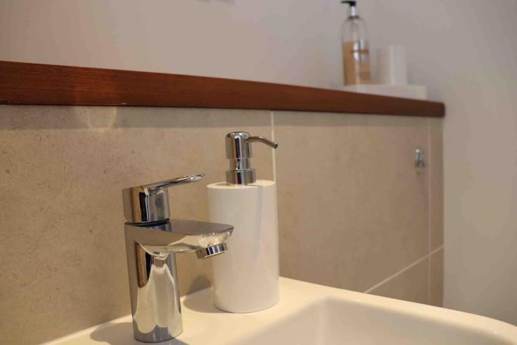 St Agnes Perfect Location, Hot Tub, Sea Views, Gym 아파트 외부 사진
