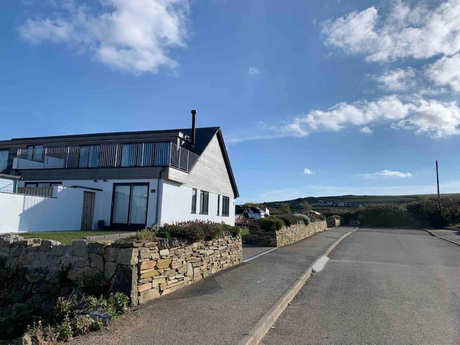 St Agnes Perfect Location, Hot Tub, Sea Views, Gym 아파트 외부 사진